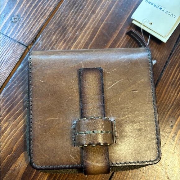 Lucky Brand Genuine Leather Distressed Wallet (New) - Picture 3 of 7